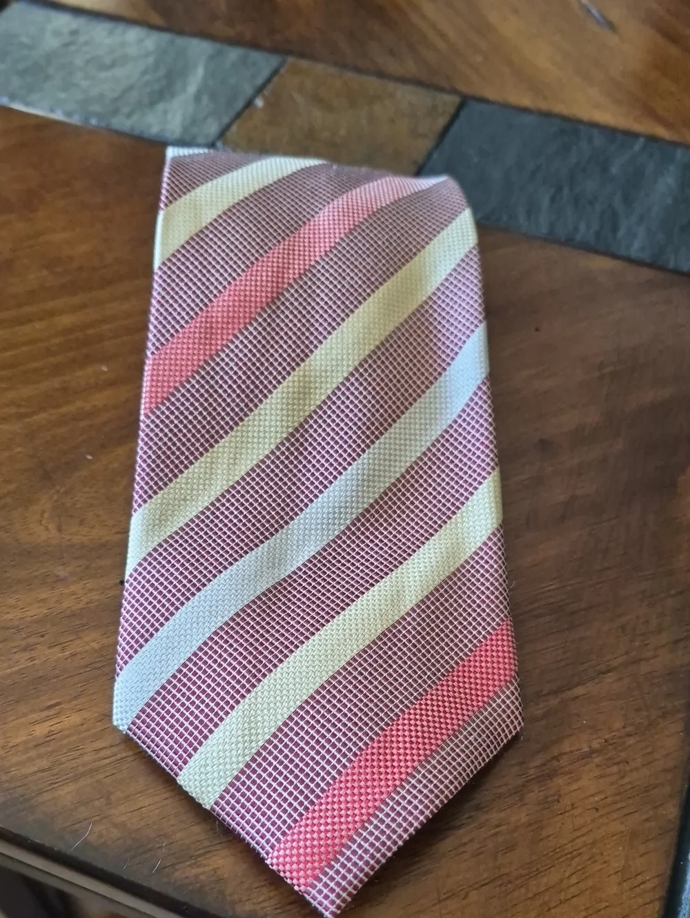 Men’s Pink and Cream Striped Tie – Classic Diagonal Design